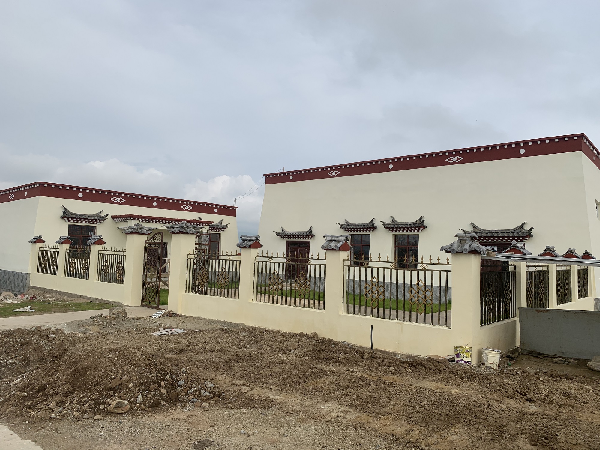 香格里拉都日谷民族工艺品加工项目验收